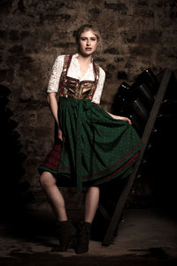 Dirndl Redredwine - Ansicht 2