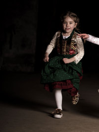 Kinderdirndl RedredTraubensaft - Ansicht 2